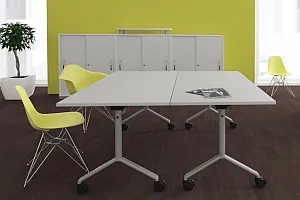 Geramöbel Konferenztisch